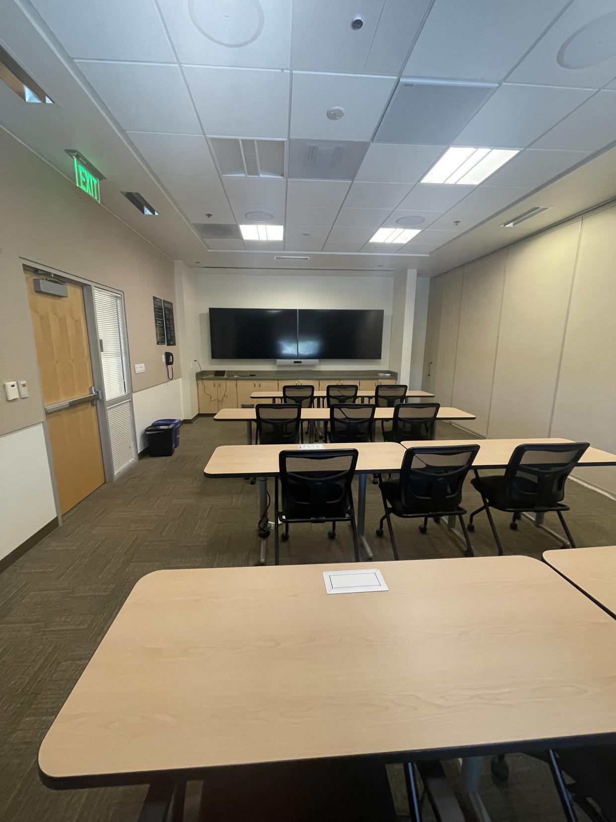 Table , chairs and display screen 