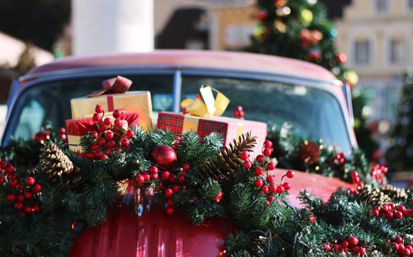 Wreaths and presents on car truck